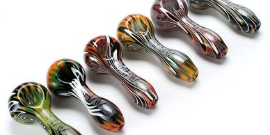 pipe, bong, dab rig, water pipe, glass bong, rolling papers, marijuana, cbd, thc delta 8, hemp cones