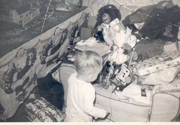 I STILL HAVE THAT TEDDY BEAR IN THE PICTURE!