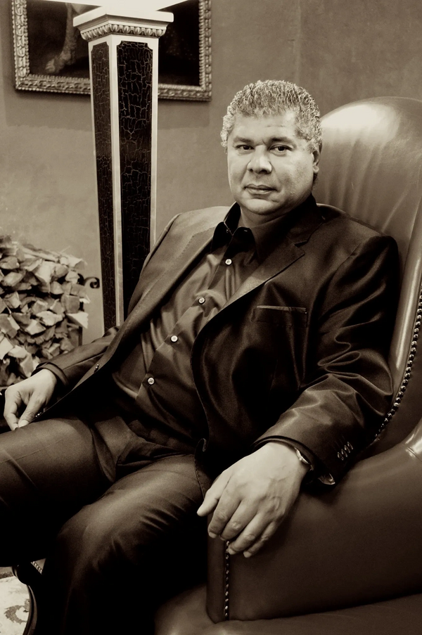 Soy Fabio Jaume, especialista en desarrollo personal con más de veinte años de experiencia.