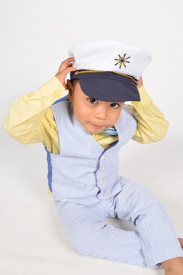 Preschool photographers in Las Vegas who offer fun children's photo sessions.