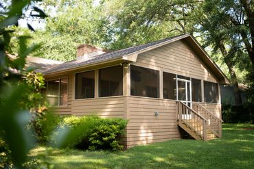 Screened porch addition in Tallahassee