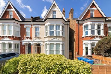 Red Post Hill, North Dulwich, London SE24