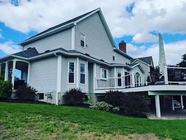 Seamless residential gutter installation