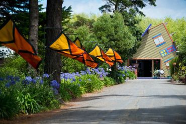 Oakdene is a boutique, family owned vineyard featuring a cellar door, restaurant, café, accommodatio