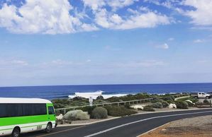 Margaret river tour bus, tourist bus, sightseeing tour of margaret river, bus charter perth