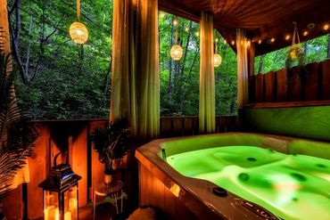 romantic cabin Lake Jackson