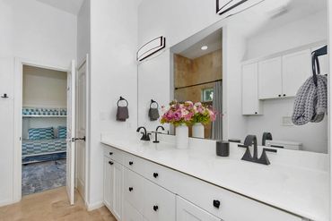 Adjoining bathroom for secondary bedrooms.