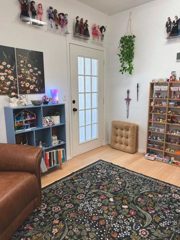 Quirky therapy space for neurodivergent fantasy readers.