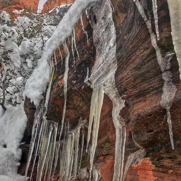 Enjoy the best hikes in Red Rock Country with our award-winning Sedona Hiking Guides.