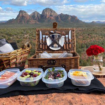Enjoy the best guided hikes in Red Rock Country with our Sedona Hiking Guides.