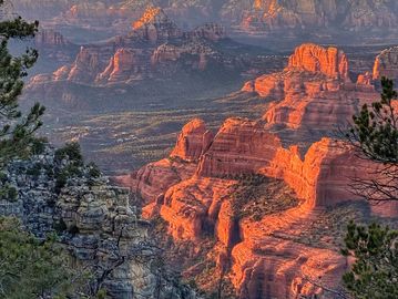 Enjoy the best marathon day customized hikes in Red Rock Country with our Sedona Hiking Guides.