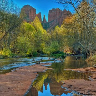 Enjoy the best customized hikes in Red Rock Country on our Sedona Hiking Guides.