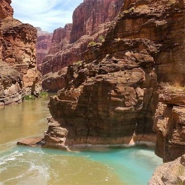 Enjoy the best guided hikes in Red Rock Country with our Sedona hiking tours.