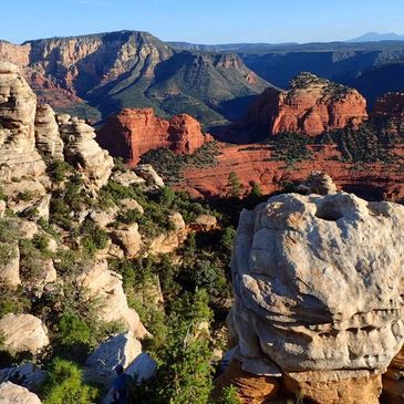 Enjoy the best customized summit bid hikes in Red Rock Country with our Sedona Hiking Guides.