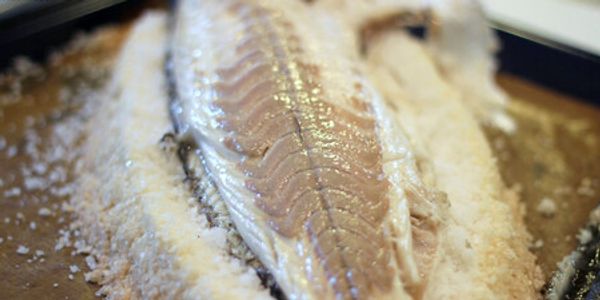 Pescado a la Sal. En este caso, Pámpano.