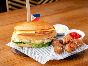 Estoria Clubhouse sandwich