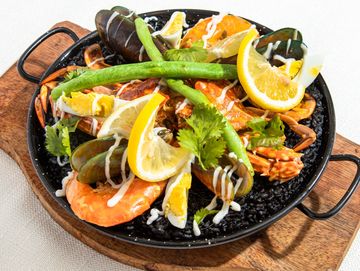 Best paella negra in Manila