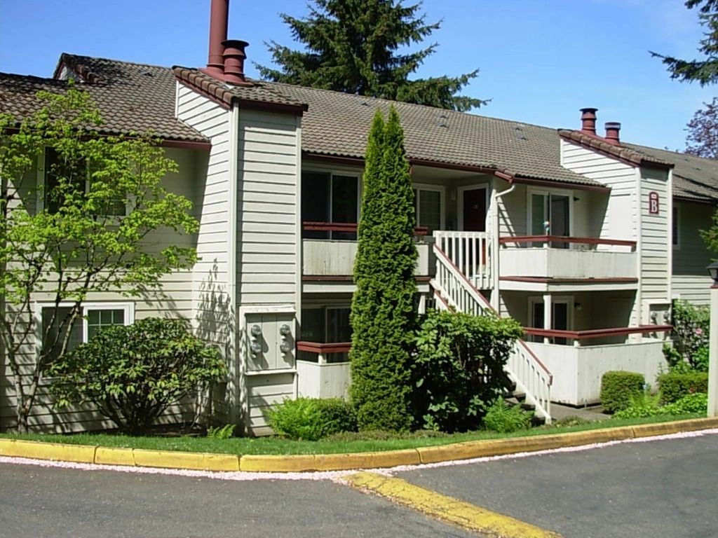 Woodland Hills Condominium