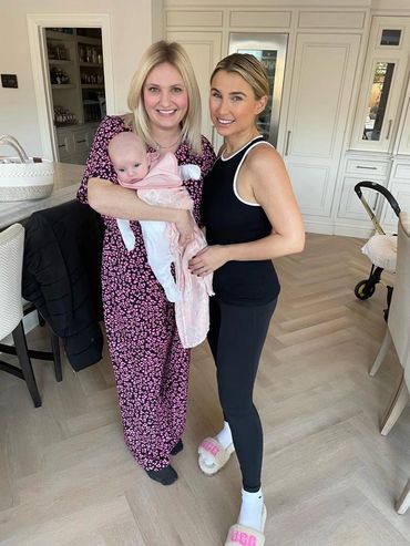 Private midwife Essex providing independent midwifery care