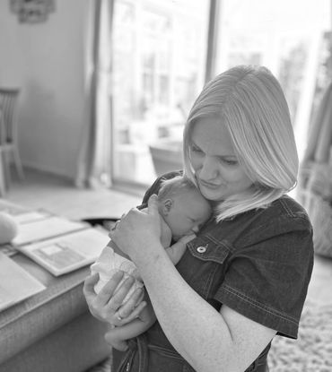Private midwife Essex providing independent midwifery care