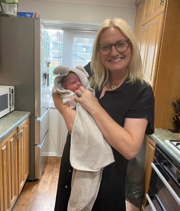 Private midwife Essex providing independent midwifery care