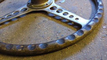Early 3.8 litre XKE steering wheel finger grip detail
