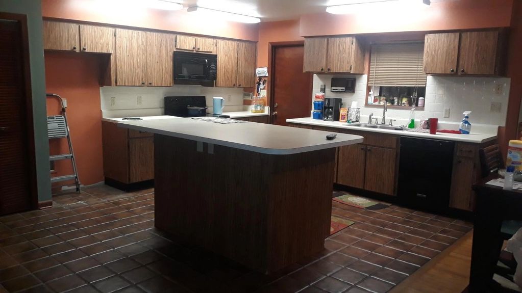 Woodleigh kitchen before we got there.