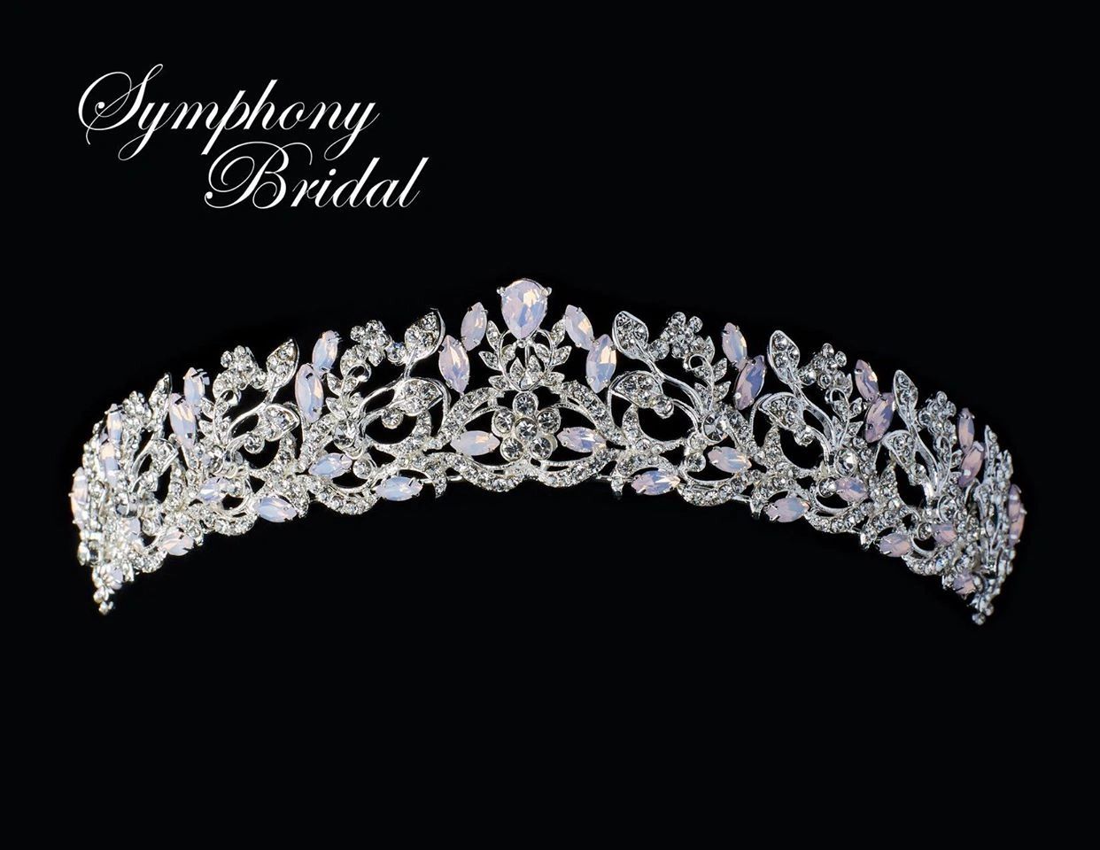 Symphony Bridal
Bridal veils and headpieces