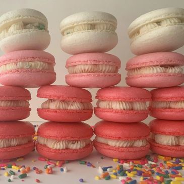 Pink ombré macarons.