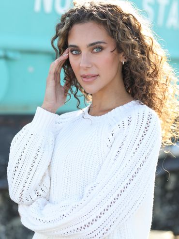 Senior photos, family photos, event photographer, maternity photos, design best photographer