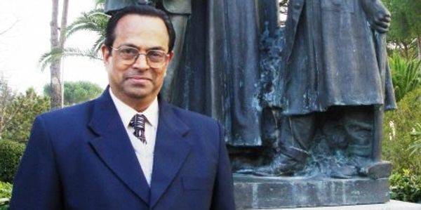 Fr. Joe Arimpoor
Kutumb Testimonials Donors
Kutumb Family NGO Varanasi
community welfare
child