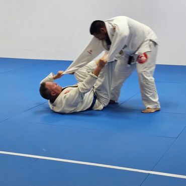 Sport Jiu-jitsu guard, playing spider guard using gracie barra jiujitsu. All levels training.