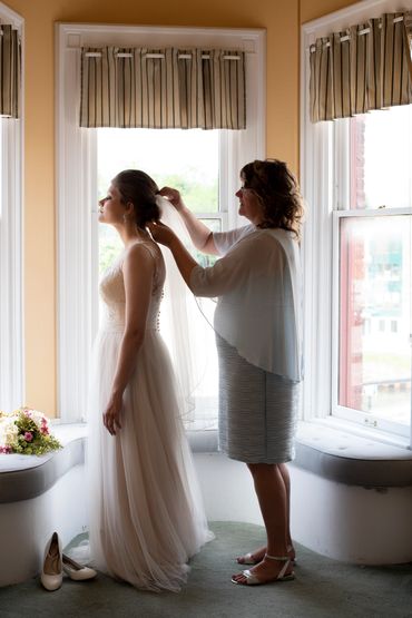 Wedding Photography, Ramsdell Inn Manistee Michigan, Getting Ready shot, LeGalley Photography 