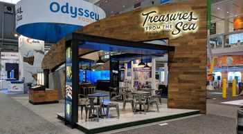 20' x 20' island Exhibits in Houston, 20x20 Trade show Displays, 20 x 20 Trade show booths