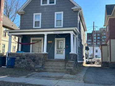 514 Catherine Street - 6 Bedrooms, Study, 2 Bathrooms, Living Room, Dining Room, and Off-Street Park