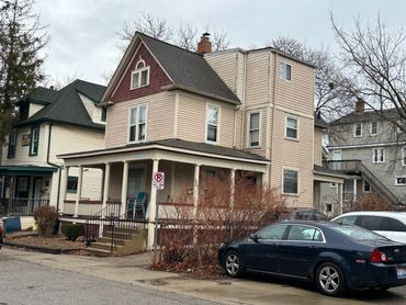 957 Greenwood Avenue - 6 bedrooms, 2 bathrooms, livning room, dining room, and off-street parking