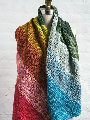 Rainbow showers crochet scarf pattern for Manos del Uruguay LYS Day 2019 by Dana Freed Fiddes