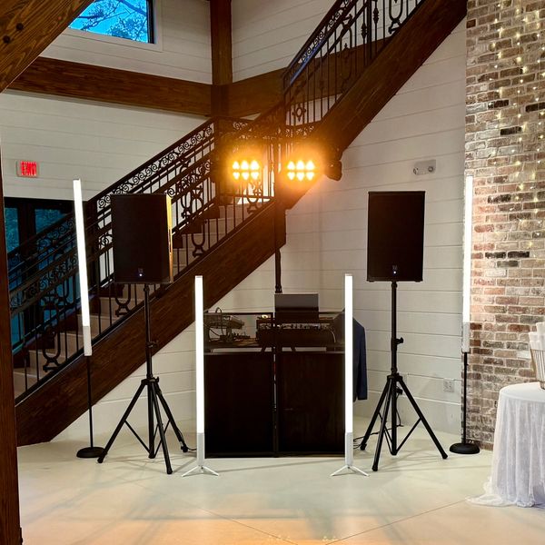 Wedding DJ, Top Baton Rouge Private Event DJ, Baton Rouge DJ, Private Events, DJ lighting, DJ packages, DJ add-ons
