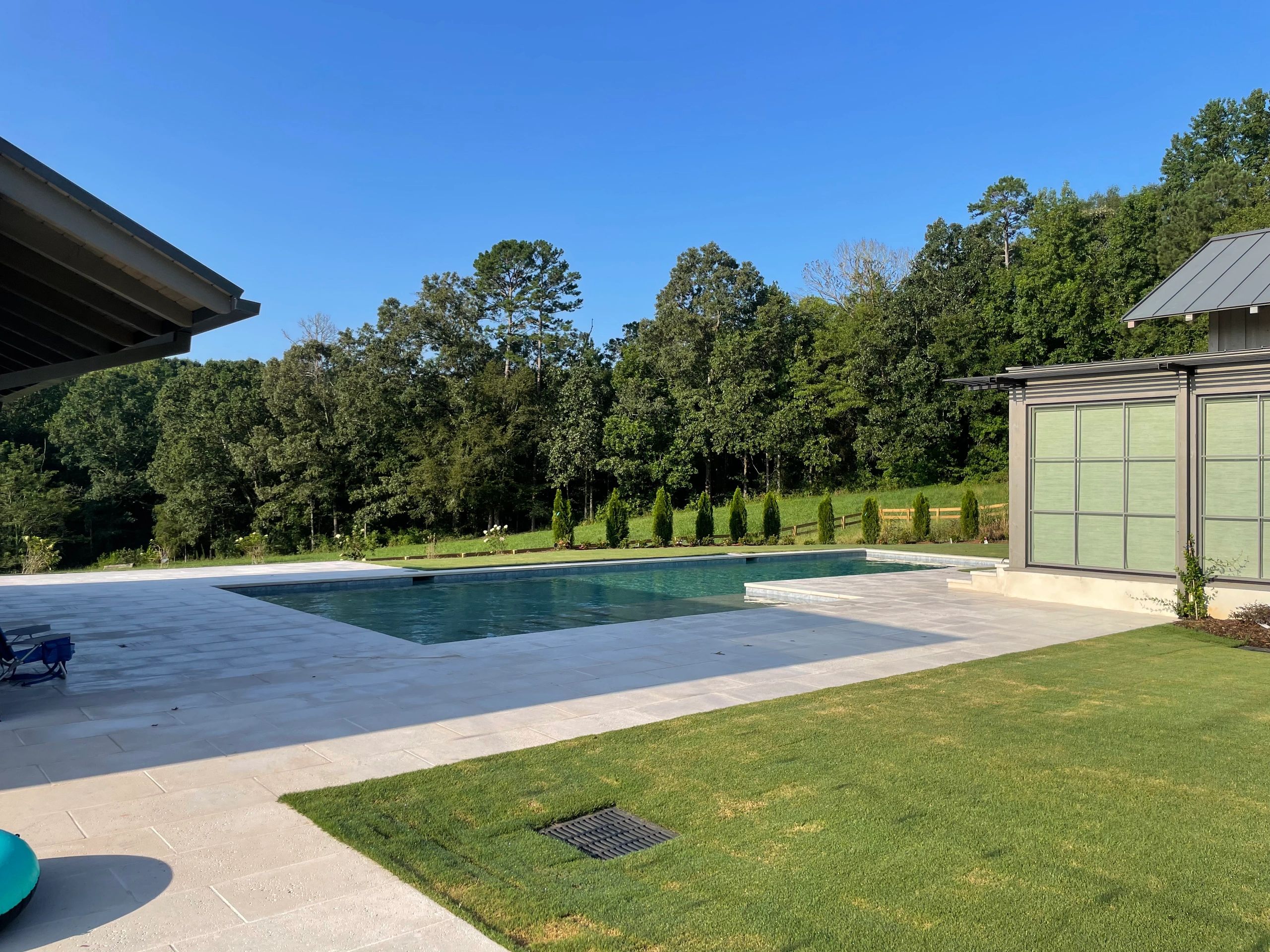 Beautifully designed pool by trusted swimming pool contractor