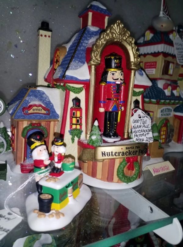 Dept 56 North Pole Nutcracker Factory