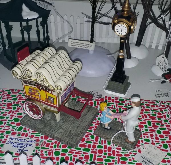 Saltwater Taffy, such a cute Christmas in the City accessory