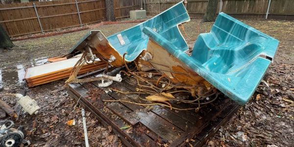Reliable hot tub removal in Fort Worth. We dismantle, haul, and dispose of old spas hassle-free.
