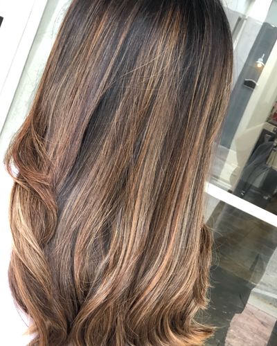 women with a BALAYAGE done by one of the BEST HAIR STYLIST in DOWNTOWN WEST PALM BEACH