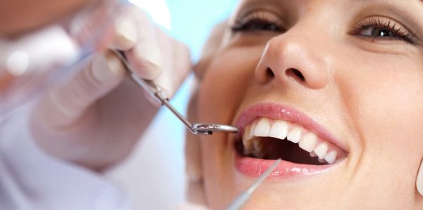 Teeth Cleaning & Polishing in Lucknow
Dr Akhil Agarwal MDS (KGMU) Dentist Orthodontist Dental Clinic