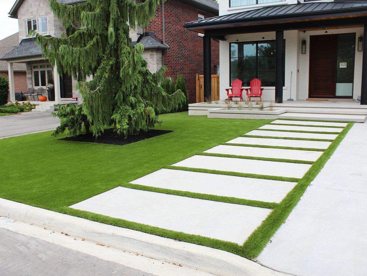 Ottawa front yard with synthetic grass