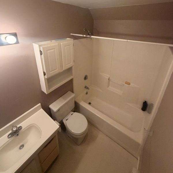 Before image of a bathroom.