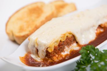 Food, restaurant, DJ's Restaurant, Lasagne