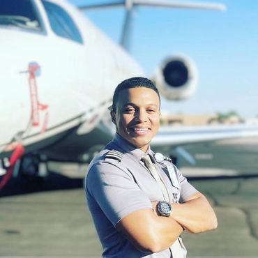 airline and corporate pilot headshot