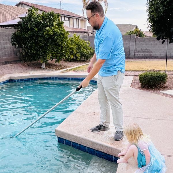 The Best pool cleaning weekly services for Gilbert, Queen Creek and Phoenix Metro Area.