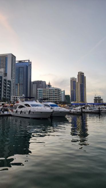 DUBAI MARINA YACHT HARBOR
